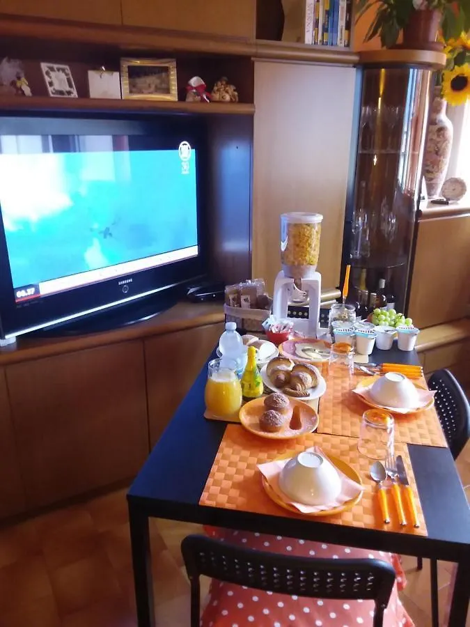 Orange House Bed and Breakfast Varenna