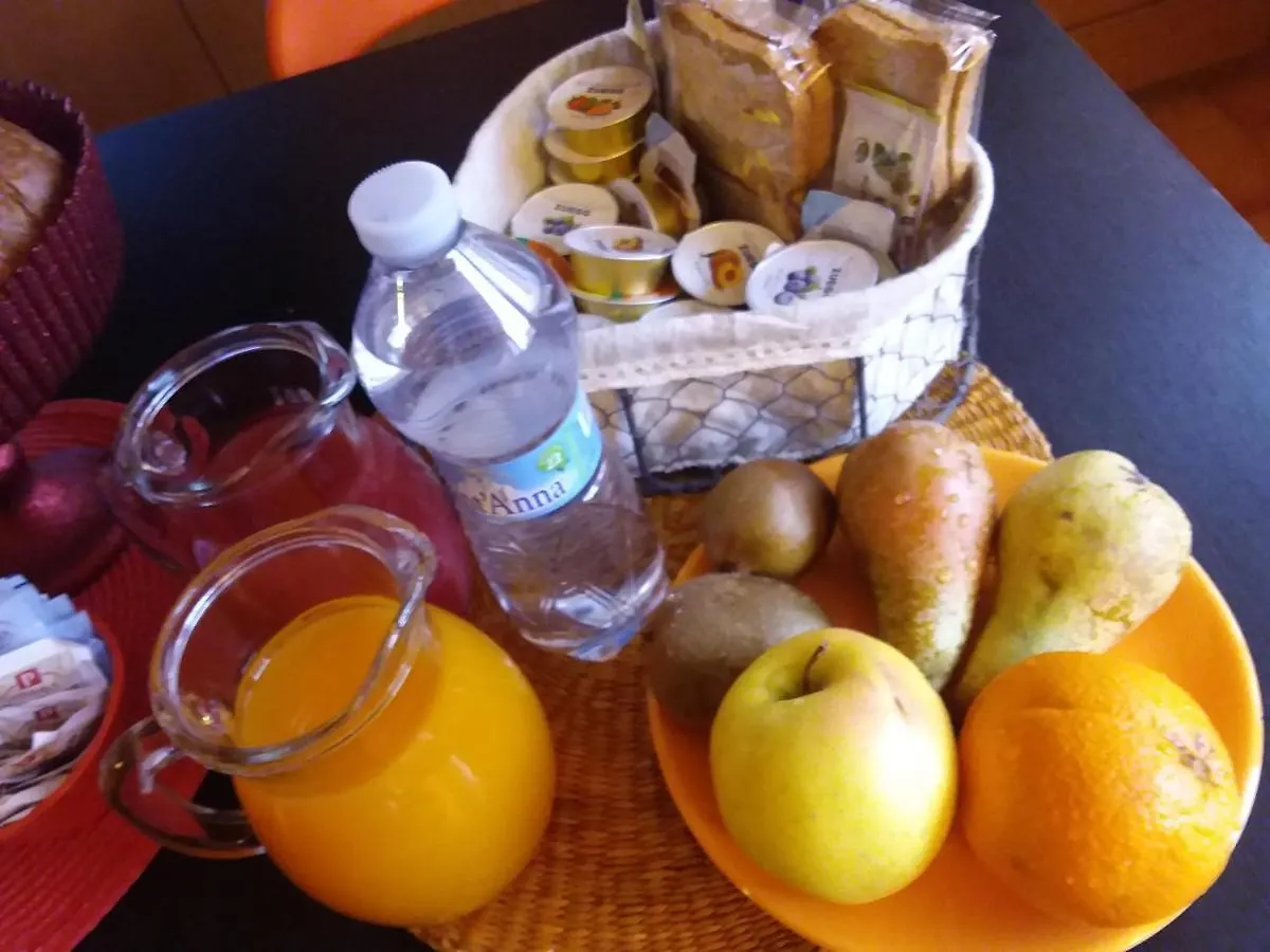 Orange House Acomodação com café da manhã Varenna Alojamento de Acomodação e Pequeno-almoço